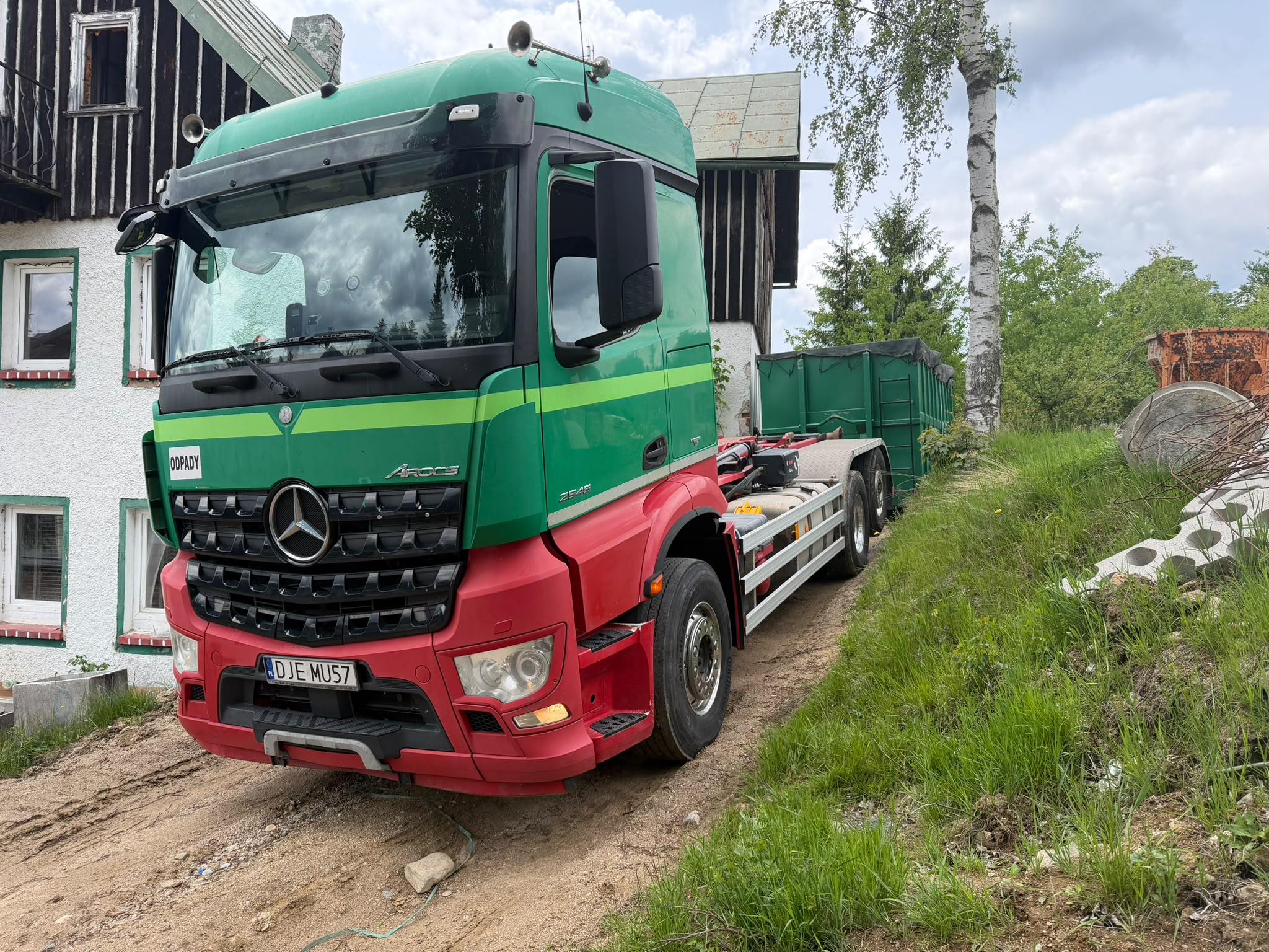 Mercedes do transportu kontenerów